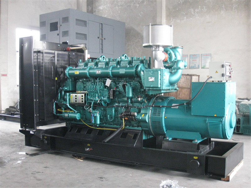 隆子200KW 柴油发电机的油耗是多少?